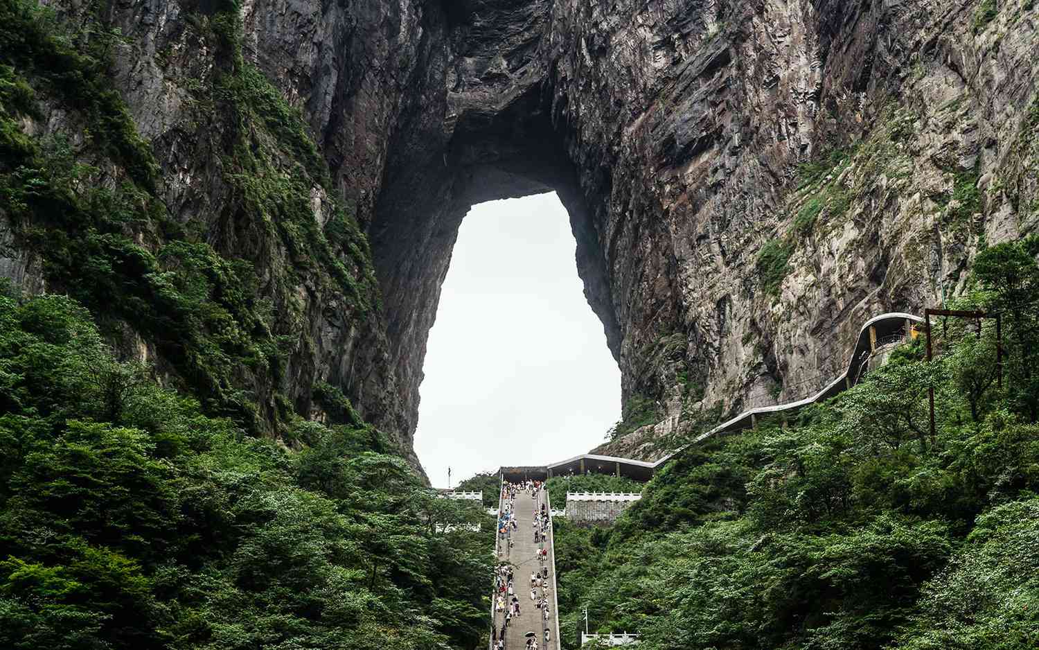 Stairway-to-Heaven-Tianmen-Mountains-China